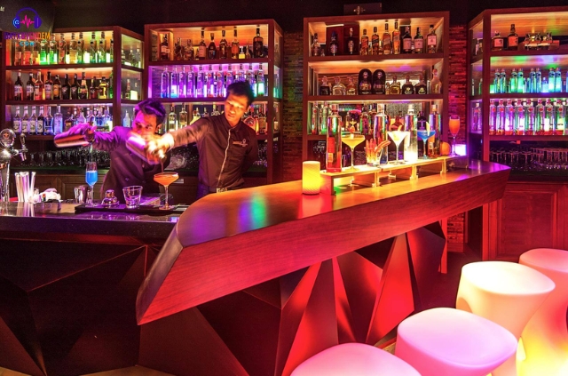 Bạn nên nắm rõ giá vào quán bar Hà Nội để chuẩn bị tài chính