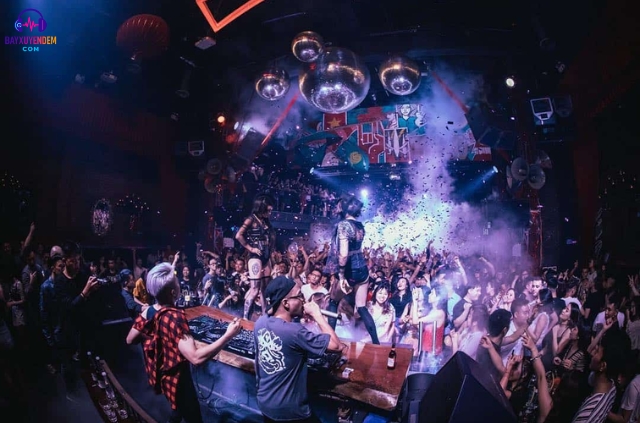 Bí Kíp Tiết Kiệm Chi Phí Khi Đi Bar Hà Nội